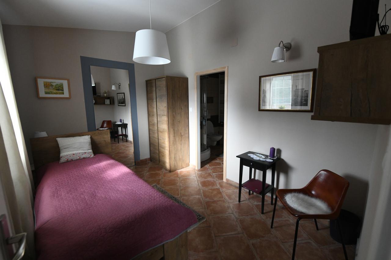 Klet Cinkus Bed & Breakfast Hrvatski Leskovac Eksteriør bilde