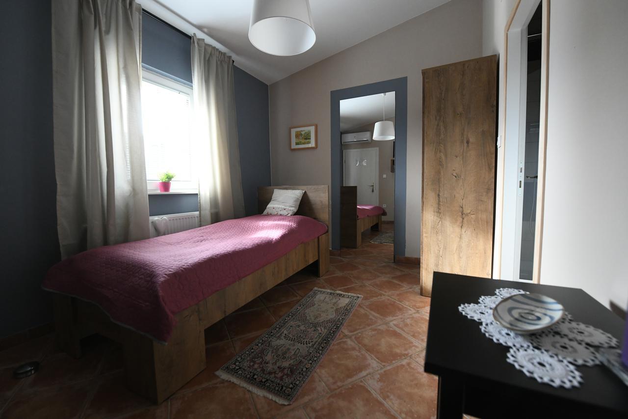 Klet Cinkus Bed & Breakfast Hrvatski Leskovac Eksteriør bilde