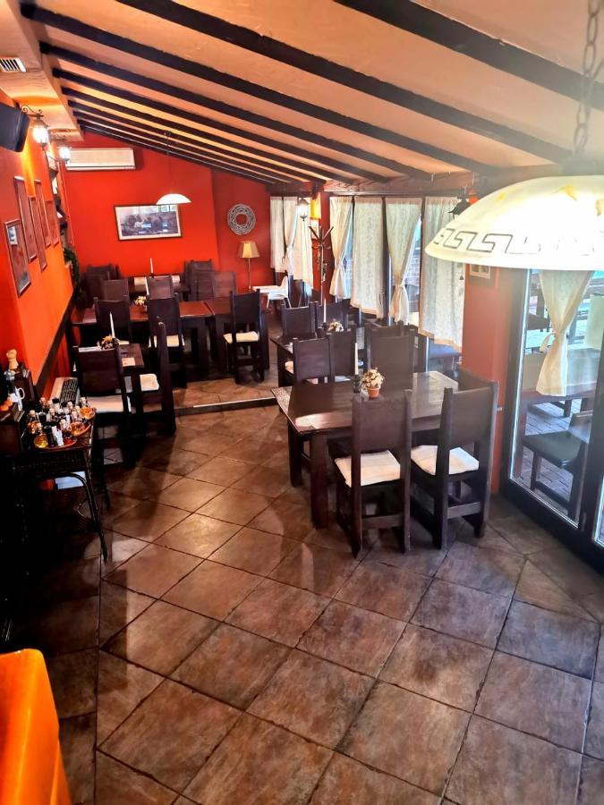 Klet Cinkus Bed & Breakfast Hrvatski Leskovac Eksteriør bilde
